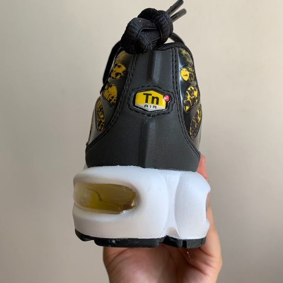 Air Max Plus Snakeskin Womens - Picture 6 of 9